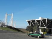 English: Kennewick, Washington. Cable_bridge, on the left Tri-cities Vietnam_memorial.jpg