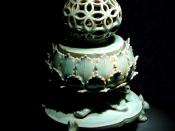 English: Celadon Incense Burner from the Korean Goryeo Dynasty (918-1392), with kingfisher glaze, is the National Treasure of South Korea #95 and is currently on display at the National Museum of Korea in Seoul. 한국어: 청자칠보투각향로(고려), 국보 제95호, 높이 15.3cm, 국립중앙