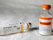 Česky: Ampule inzulínu Actrapid (pro užití inzulínkou) a Novorapid (pro užití do IP) od firmy NovoNordisk