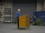 English: Dr. Kevorkian, known advocate for assisted suicide makes a speech at the University of Florida