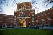 English: Weatherford Hall at Oregon State University in Corvallis, Oregon, USA.