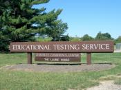 English: Welcome sign at the entrance to the headquarters complex of the Educational Testing Service in Lawrence Township on Rosedale Road.
