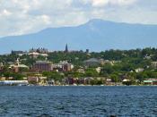 English: The skyline of Burlington, Vermont with Mount Mansfield in the background and Lake Champlain in the foreground.