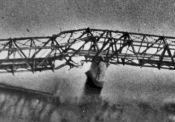 English: Description: Thanh Hoa bridge after it was hit by laser-guided bombs Source: http://www.mn.afrl.af.mil/public/vietnam.html Permission: