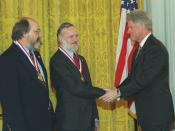 English: Ken Thompson and Dennis Ritchie being awarded the National Medal of Technology from Bill Clinton