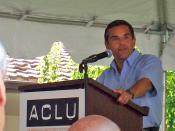 Antonio Villaraigosa speaking at an ACLU event.