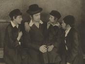 Jacob Kalich (second left) in Mezrach und Maarev, 1921