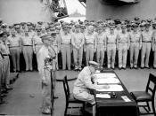 English: General Douglas MacArthur signs as Supreme Allied Commander during formal surrender ceremonies on the USS MISSOURI in Tokyo Bay. Behind General MacArthur are Lieutenant General Jonathan Wainwright and Lieutenant General A. E. Percival.