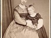 Fredrikke Qvam sammen med datteren Louise Gram Qvam, ca. 1870