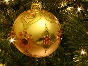 English: A bauble on a Christmas tree.