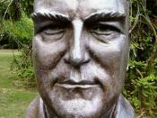 English: Bust of twelfth Prime Minister of Australia en:Robert Menzies by sculptor Wallace Anderson located in the en:Prime Minister's Avenue in the Ballarat Botanical Gardens. Photo taken by WikiTownsvillian