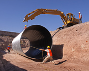 English: Installation of 3.35 meter diameter storm sewer pipe in Mexico.