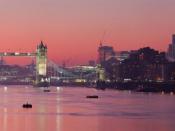 A multi segment panoramic image of the London skyline from the Bermondsey banks of the Thames. Français : Image panoramique de Londres depuis les rives de la Tamise.