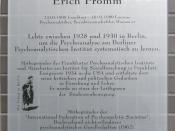 Gedenktafel für Erich Fromm aus der Reihe Mit Freud in Berlin. Bayerischer Platz 1, Berlin-Schöneberg. Enthüllt am 1. Juli 2006.