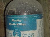 English: Photo taken by me of an old commercial moth killer containing DDT