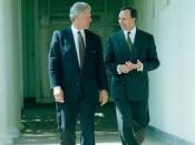 English: American President William Jefferson (Bill) Clinton and Australian Prime Minister Paul John Keating in the West Wing of the White House during a state visit in 1993.