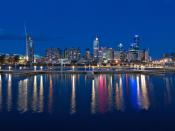 English: A panorama of the Melbourne skyline from Yarra's Edge, Docklands at twilight. Taken with a Canon 5D with a 24-105mm f/4L IS and stitched from 10 photos in portrait format. Français : Panorama de Melbourne vu du pont Yarra, sur les docks, au crépu