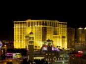 English: Night Panorama of the Las Vegas Strip, featuring Project City Center construction to the right Español: Imagen panorámica de Las Vegas Strip, incluyendo el proyecto CityCenter, actualmente en construcción, a la derecha. Français : Panorama noctur
