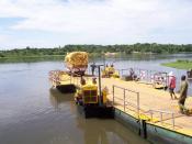 English: This is a photo of a river boat crossing the Nile in Uganda near Murchison Falls National Park. It was taken in 2006.