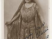 Madame Elsa Stralia as Australia, ca. 1919 [signed postcard]