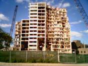 English: Demolition of the Cabrini-Green public housing units in Chicago, Illinois, in September 2006.