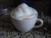 English: Cappuccino with a lot of milk froth