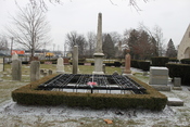 English: Henry Ford grave, Ford Cemetery, 15801 Joy Road, Detroit, Michigan