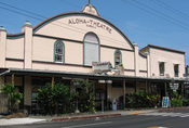 English: The theater in Kainaliu, Hawaii County, Hawaii was originally called the Tanimoto after the family who operated it, when it opened in 1832. It showed both American and Japanese films. It is now the home of the Aloha Theater Cafe, and the Aloha Pe