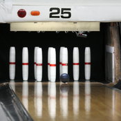 English: Candlepin Bowling, Pins, Ball, and Lane