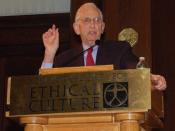 English: Daniel Ellsberg speaking at the New York Society for Ethical Culture. The event was a World Without Nuclear Weapons forum.