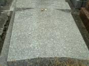 English: The tomb of Russian writer Evgeny Zamiatin and his wife Liudmila on Parisian Cemetry in Thiais, France.