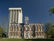 English: Main building, University of Kentucky