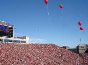 Huskers balloons