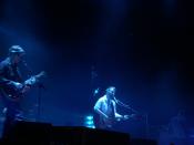 English: Thom Yorke and Ed O'Brien of Radiohead in a 2006 concert