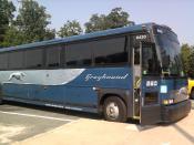 English: Greyhound bus stopping at a rest area