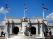 English: Union Station and the Christopher Columbus Memorial Fountain located in Washington, D.C.