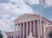English: The front of the United States Supreme Court building