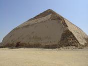 English: Pharaoh Sneferu's Bent Pyramid in Dahshur, Egypt. Date:14 October 2007