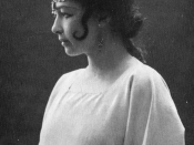English: Photo of Harriet Bosse as Indra's daughter in A Dream Play by August Strindberg.