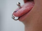 English: Tongue piercing