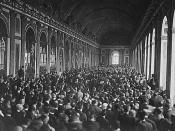 The delegations signing the Treaty of Versailles in the Hall of Mirrors.