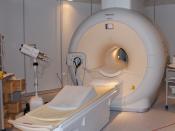 English: Philips MRI in Sahlgrenska Universitetsjukhuset, Gothenburg, Sweden. Français : Un appareil d'IRM Philips, au sein de l'hôpital universitaire de Sahlgrenska, à Göteborg (Suède).