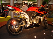 2007 Honda CBR600RR on display at the 2006 International Motorcycle Show in Long Beach, CA. Camera used was a Sony Cyber-shot DSC-W100.