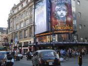English: Les Miserables at Queen's Theatre, as seen in the day.
