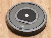 English: iRobot Roomba 780