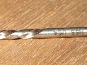 English: A left-hand drill bit. I took this photo myself, of my drill bits, and release it under the GFDL.