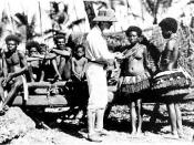 English: Picture of Bronislaw Malinowski with natives on Trobriand Islands in 1918.