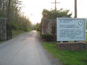 English: Entrance to the Alderson Federal Prison Camp in Alderson, West Virginia Español: La entrada del Campo de Prisión Federal en Alderson, WV