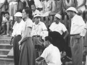 ja: 映画『東京物語』撮影中の原節子（左）と小津安二郎監督。 en: Actress Setsuko Hara (1920– , left) and director Yasujirō Ozu (1903–63, far right) filming Tokyo Story (1953).