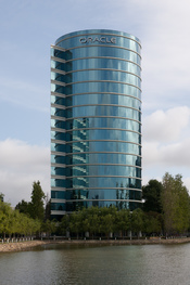 English: Oracle Corporation headquarters, building 300, in Redwood Shores, Redwood City, California.